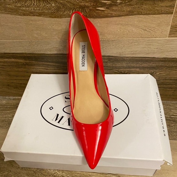 Steve Madden Red Stilettos - Picture 6 of 10